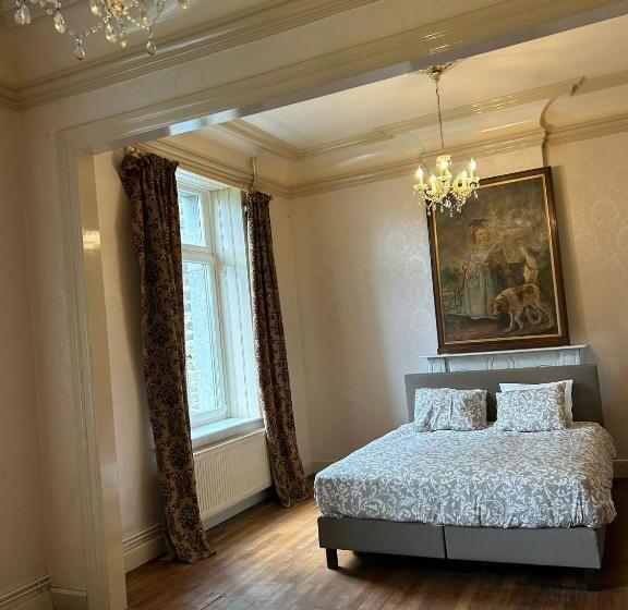 Standard room with outdoor bath, Château De Porcheresse