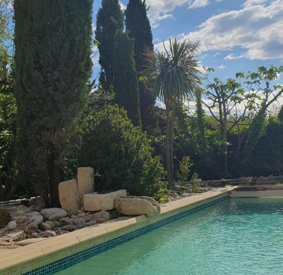 スタンダードルーム, Le Mas Des Aires   Chambres D Hôtes   Blauzac  Uzès   Pont Du Gard