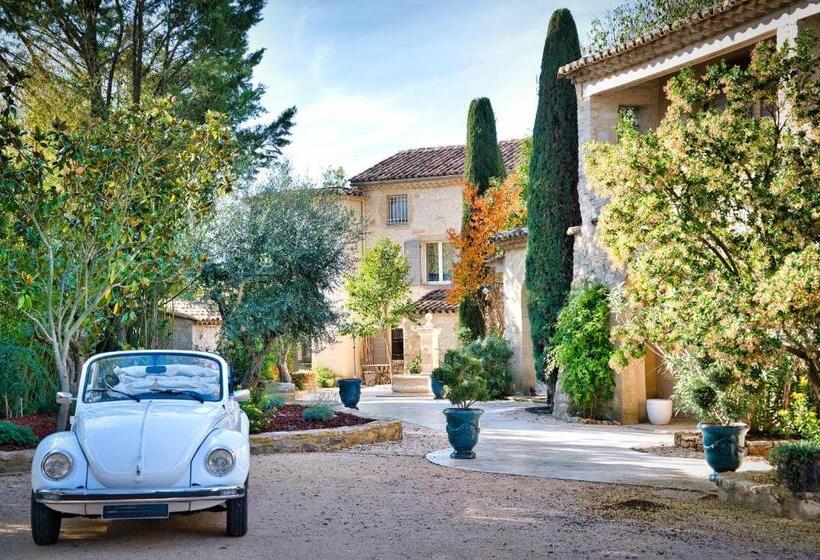 キングサイズベッドのデラックスルーム, Le Mas Des Aires   Chambres D Hôtes   Blauzac  Uzès   Pont Du Gard