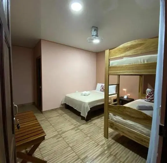 スタンダード4人部屋, Cabinas Agamy