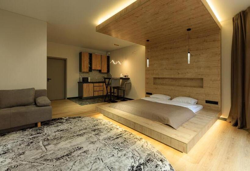 استودیوی استاندارد, Discovery Garden Apartments