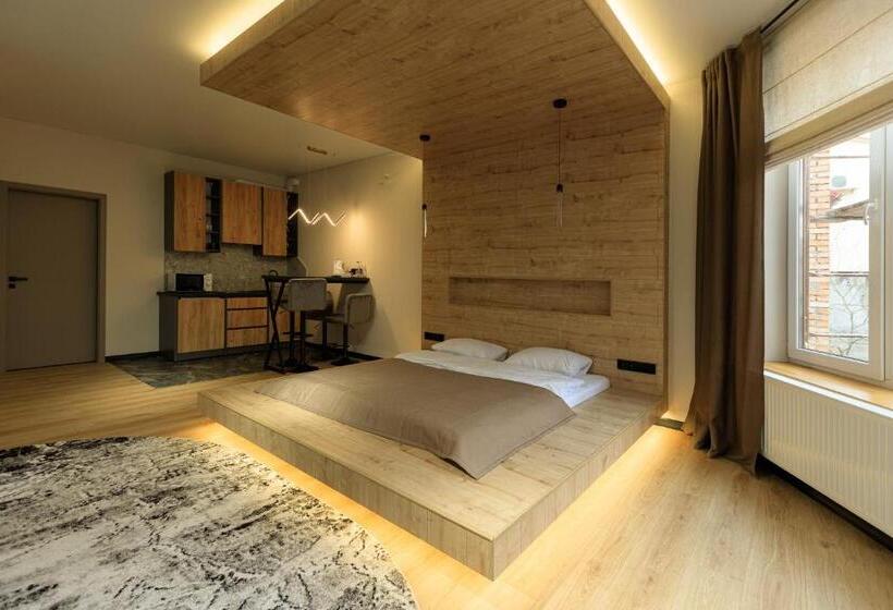 إستوديو قياسى, Discovery Garden Apartments