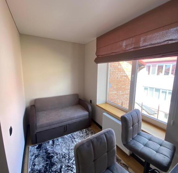 غرفة قياسية, Discovery Garden Apartments