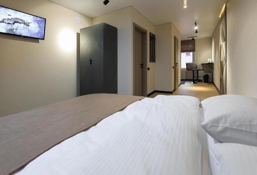 اتاق استاندارد, Discovery Garden Apartments