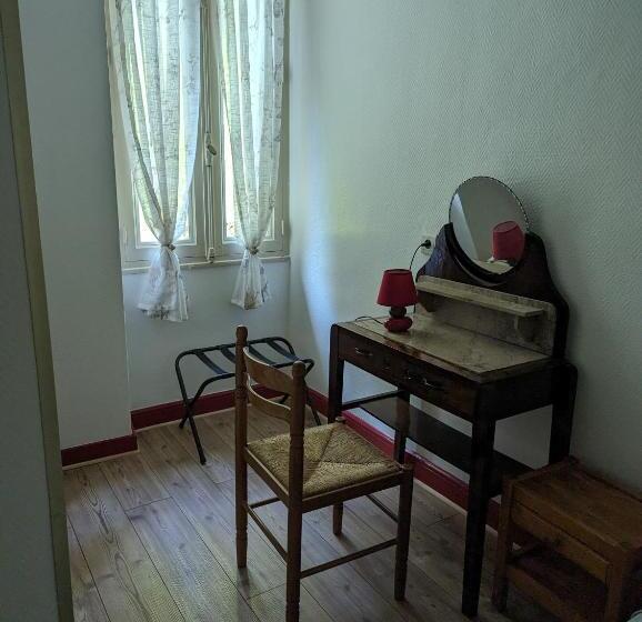 Номер Стандарт, Auberge Des Pins