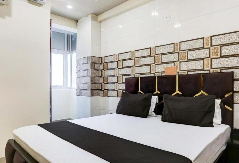 חדר קלאסי לשלושה, Oyo Flagship Hotel M. R Galaxy