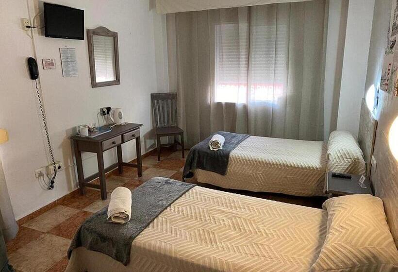 غرفة قياسية, Virgen Del Rocío