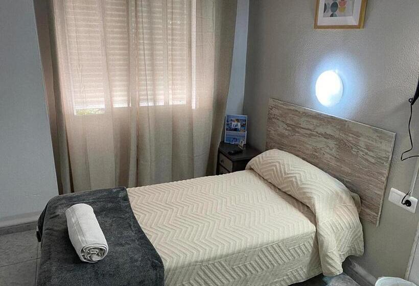 غرفة قياسية فردية, Virgen Del Rocío