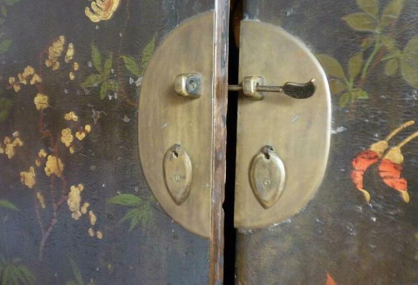 סוויטה דלוקס, La Maison Des Musiciens