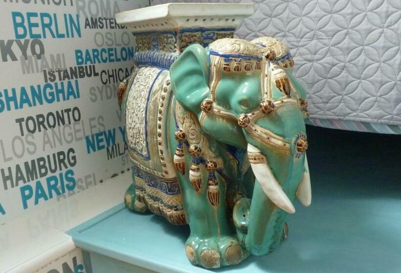 סוויטה דלוקס, La Maison Des Musiciens