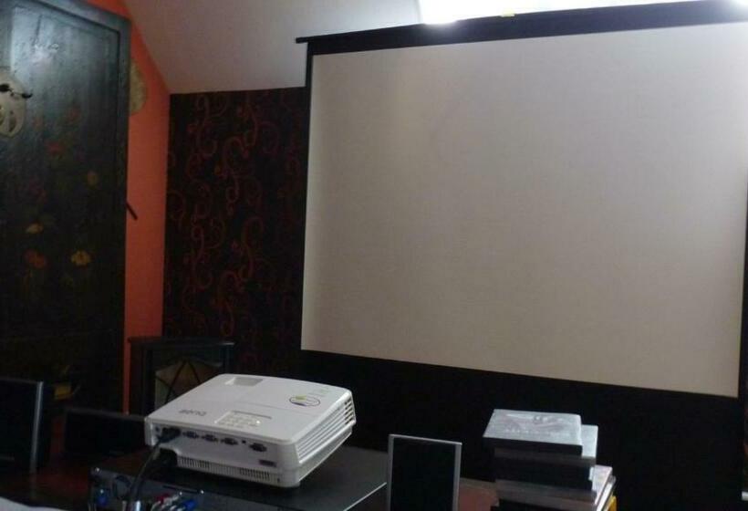 סוויטה דלוקס, La Maison Des Musiciens