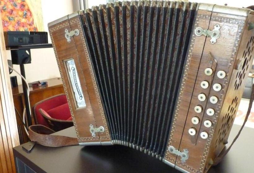 סוויטה דלוקס, La Maison Des Musiciens