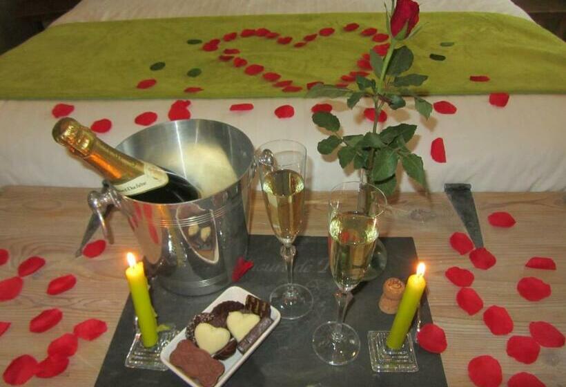 חדר דלוקס, Le Relais Des Deux Tours