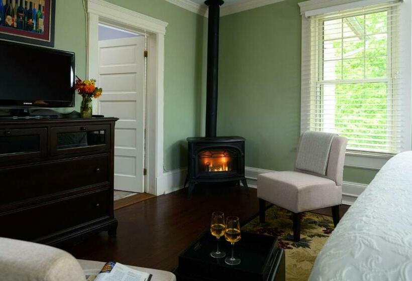 スタンダードルーム, Steeles Tavern Manor