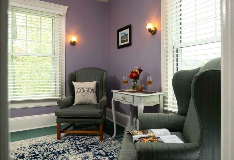 スイート, Steeles Tavern Manor