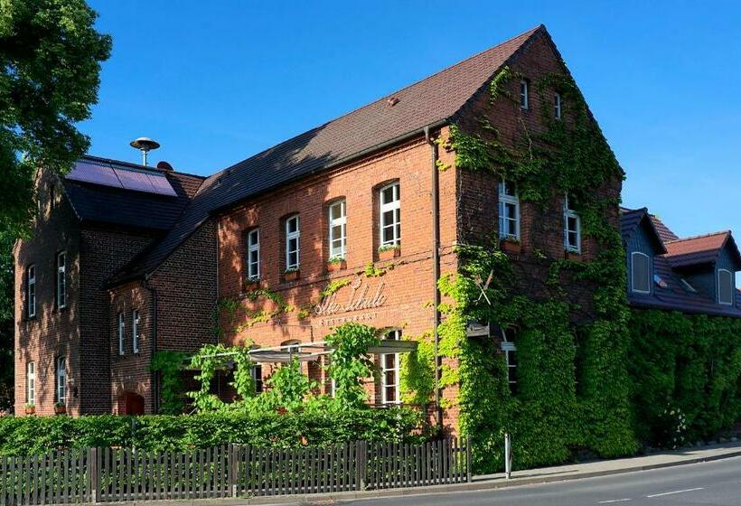 Номер Стандарт, Alte Schule Reichenwalde