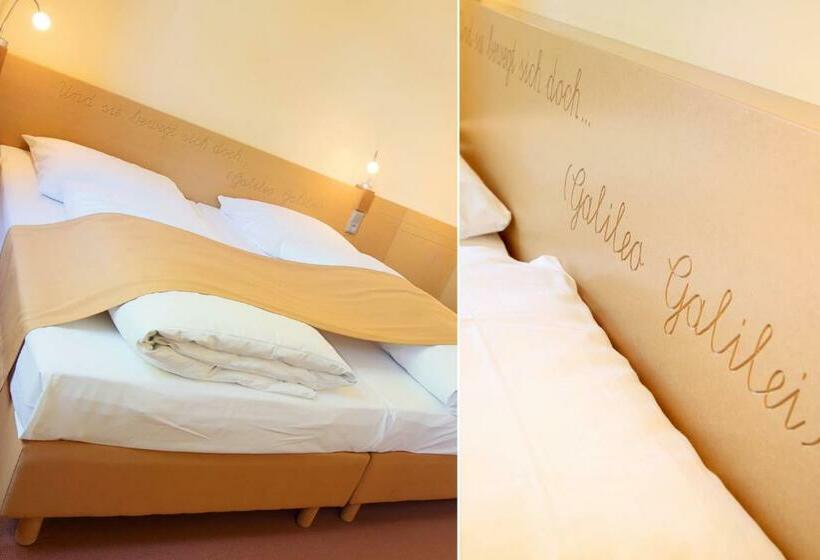 Номер Стандарт, Alte Schule Reichenwalde