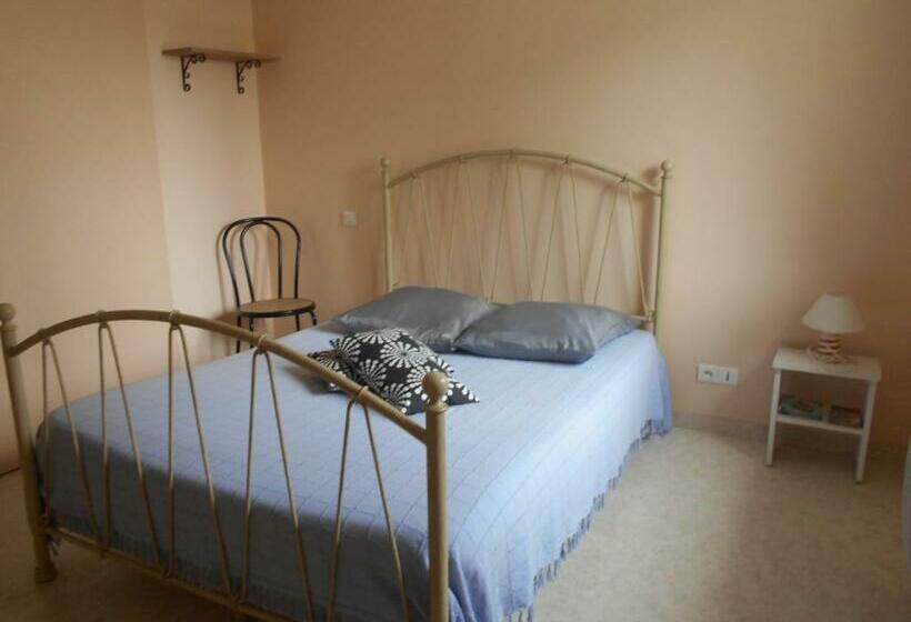 标准间, Chez Seb & Claire