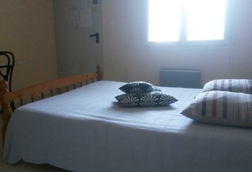 标准间, Chez Seb & Claire