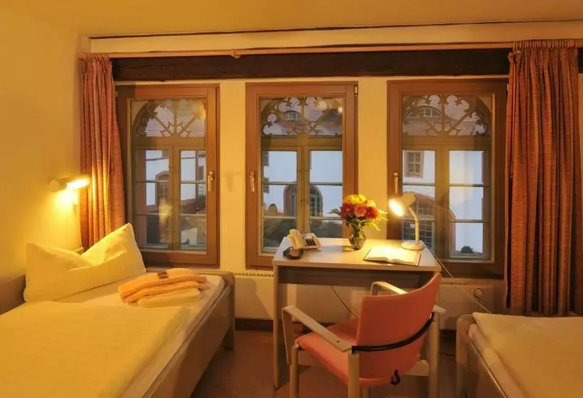 Standard Yhden Hengen Huone, Gästehäuser St. Marienthal