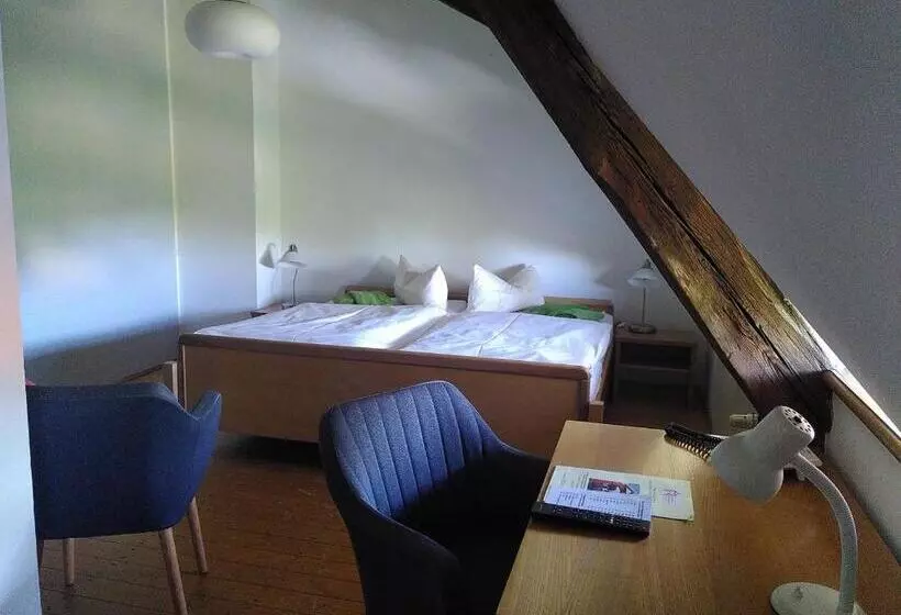 Comfort Kolmen Hengen Huone, Gästehäuser St. Marienthal
