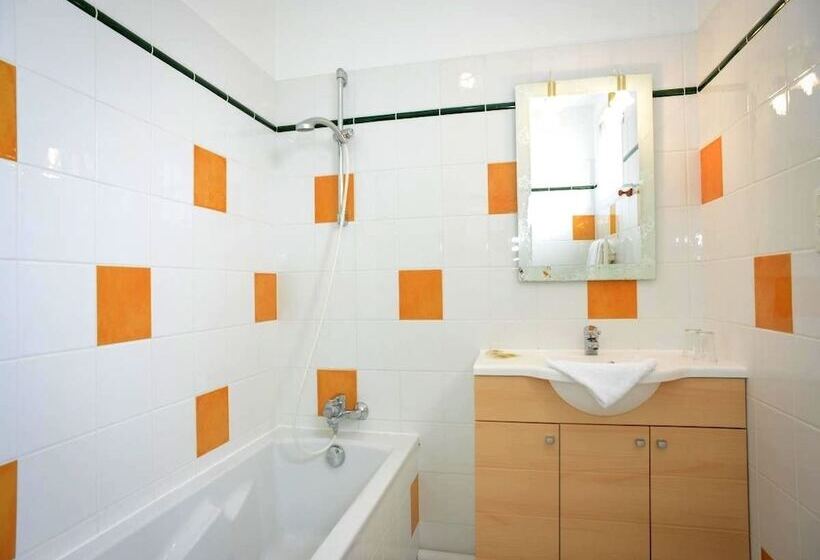 غرفة قياسية, La Demeure Du Perron