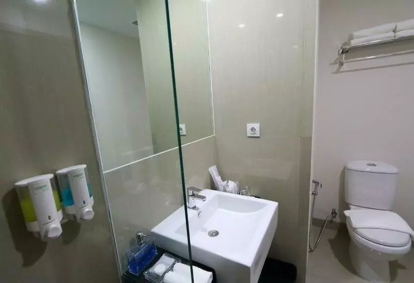اتاق سوپریور با تخت بزرگ, Odua Weston Jambi