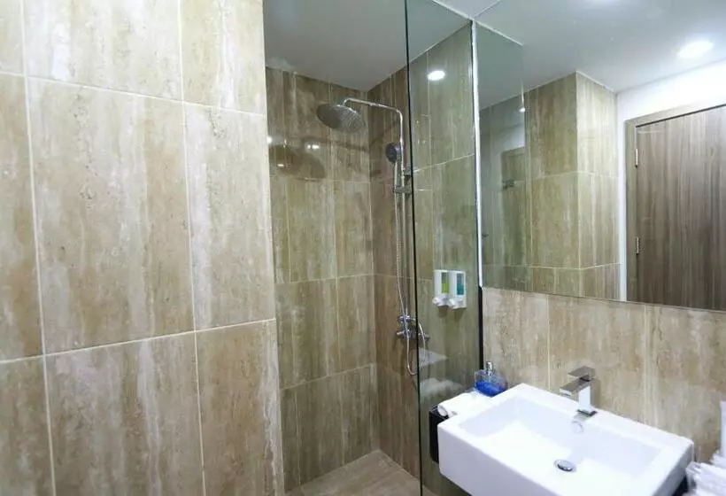 اتاق لوکس, Odua Weston Jambi