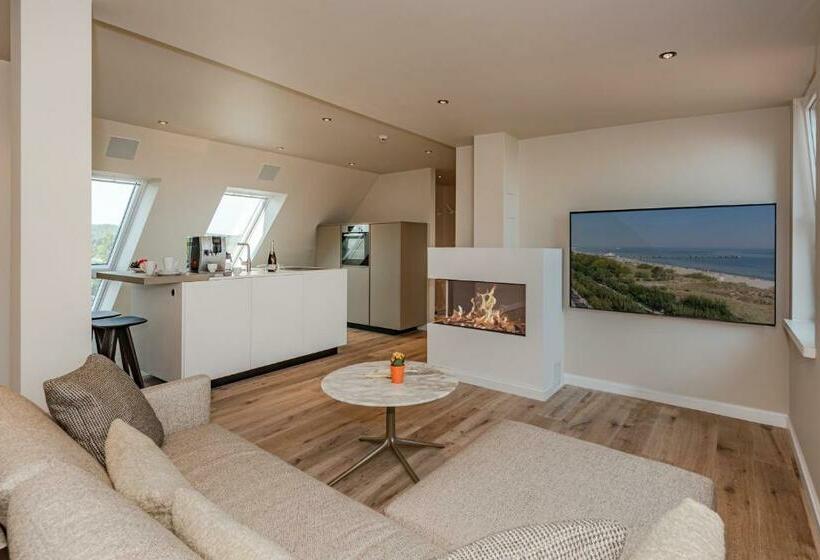 سوییت با چشم‌انداز دریا, Strandhotel Ostende