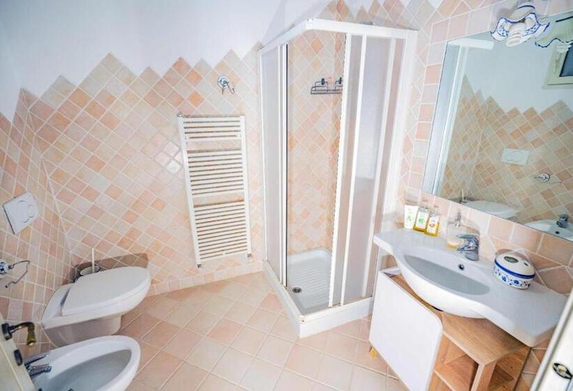 דירת חדר נוף לגינה, Aldo Countryside