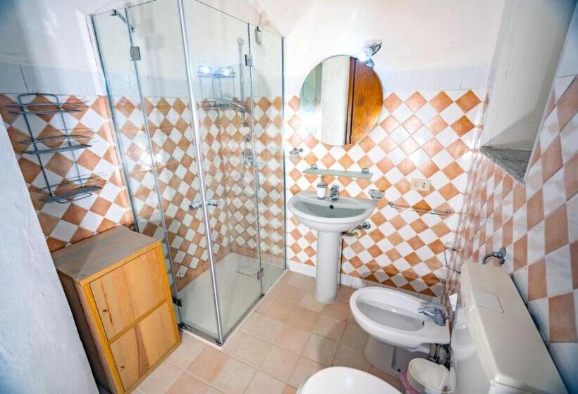 דירת חדר, Aldo Countryside