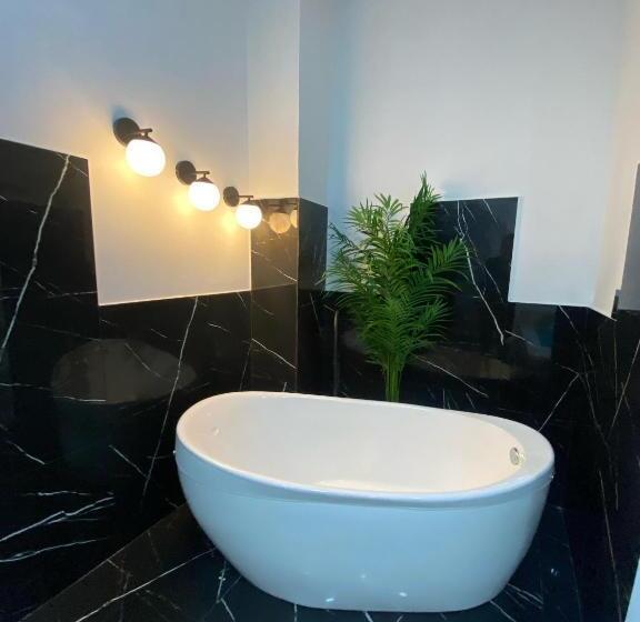 סוויטה עם ג'קוזי, Caps Hoteles