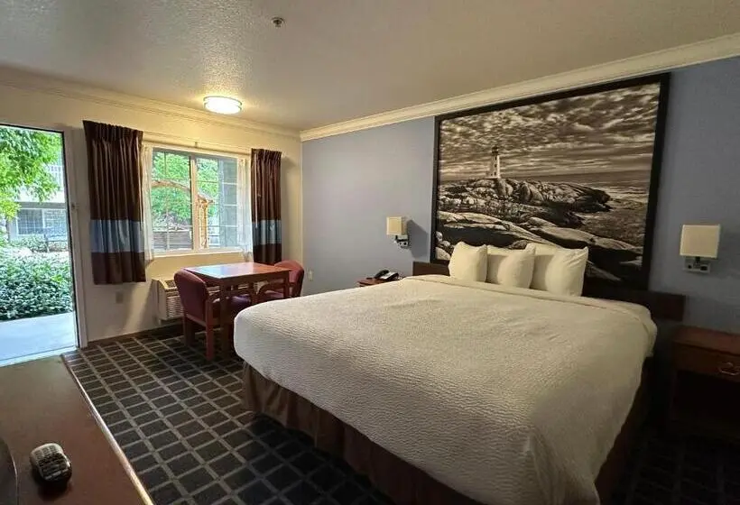 Superior-studio, Creekside Inn & Suites