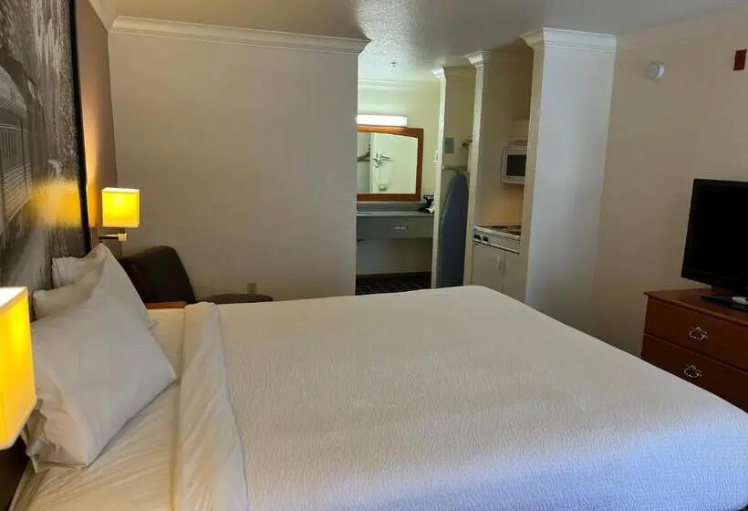 Superior-studio, Creekside Inn & Suites