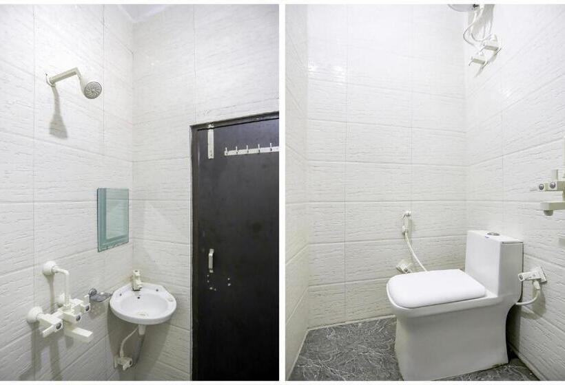 חדר קלאסי לשלושה, Flagship B&b