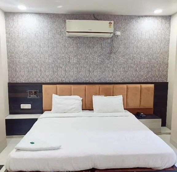 Deluxe-huone, Collection O Hoshangabad
