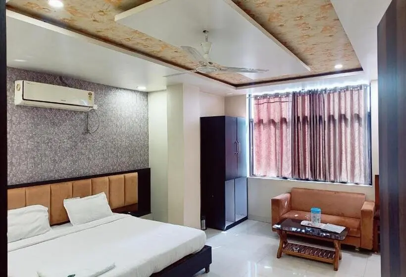Deluxe-huone, Collection O Hoshangabad