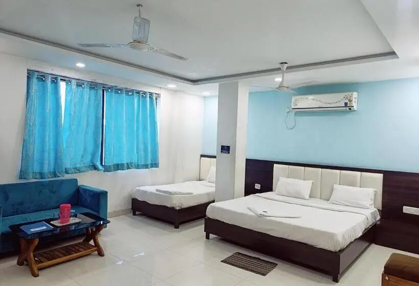 Comfort Kolmen Hengen Huone, Collection O Hoshangabad