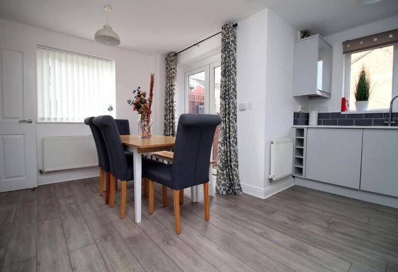 בית, חדר שינה 1, 4br Modern House | Free Parking | Cohost Partners