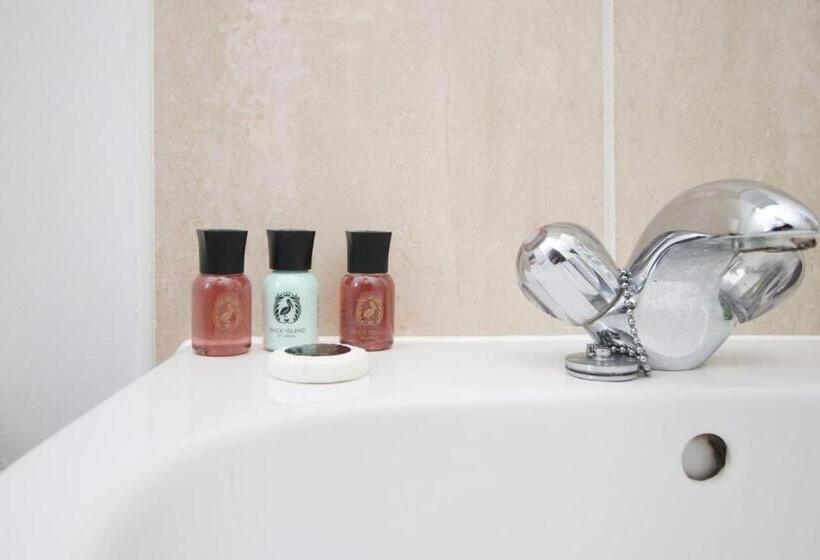 בית, חדר שינה 1, 4br Modern House | Free Parking | Cohost Partners