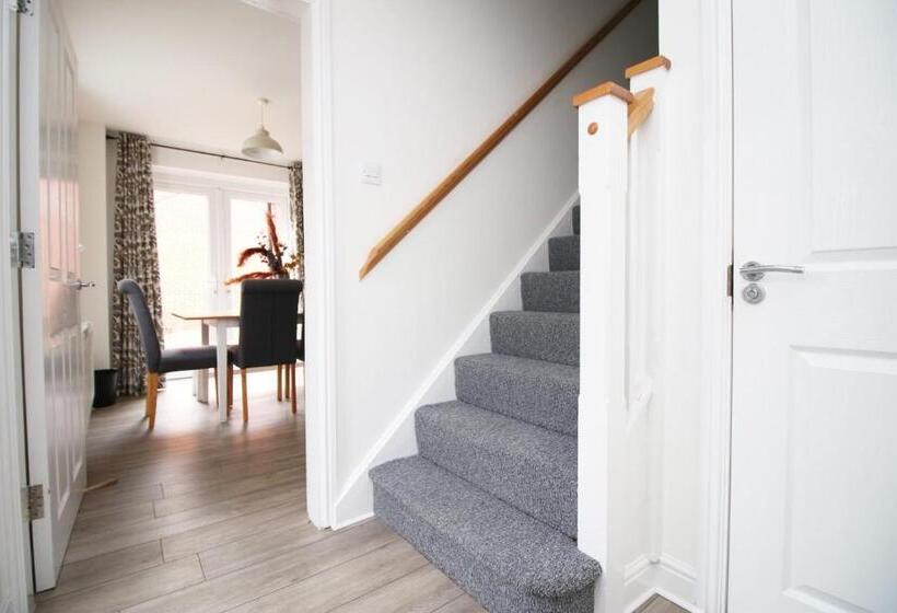 בית, חדר שינה 1, 4br Modern House | Free Parking | Cohost Partners