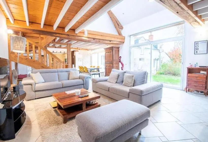 Talo 1 Makuuhuone, Country House Les Romarins   14 Pers