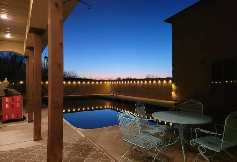 デラックスルーム, Deer Run Estate Llc