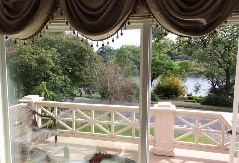 غرفة ديلوكس مطلّة علي البحر, Lipton Place By Elegant Waterfront