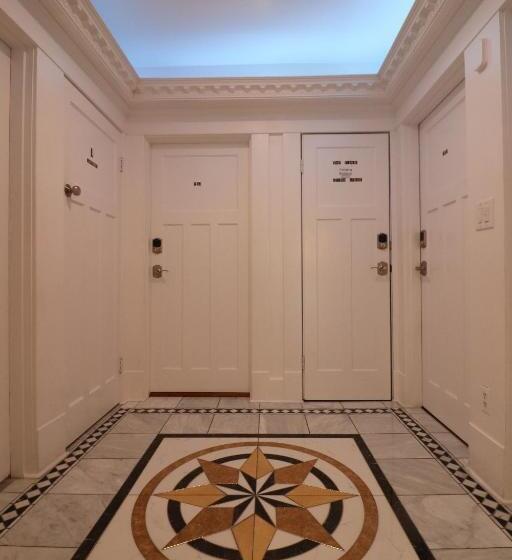 غرفة ديلوكس مطلّة علي البحر, Lipton Place By Elegant Waterfront