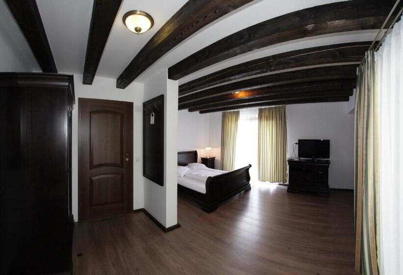 샬레, Pensiunea Rafael