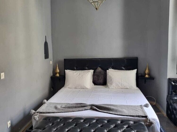 اتاق لوکس, Riad Rim