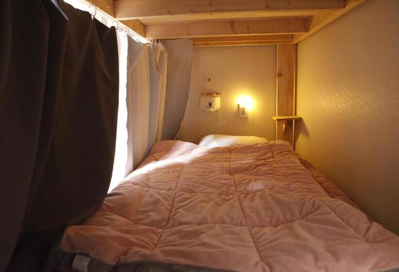 Pat in Cameră Comună, Baozen Guesthouse