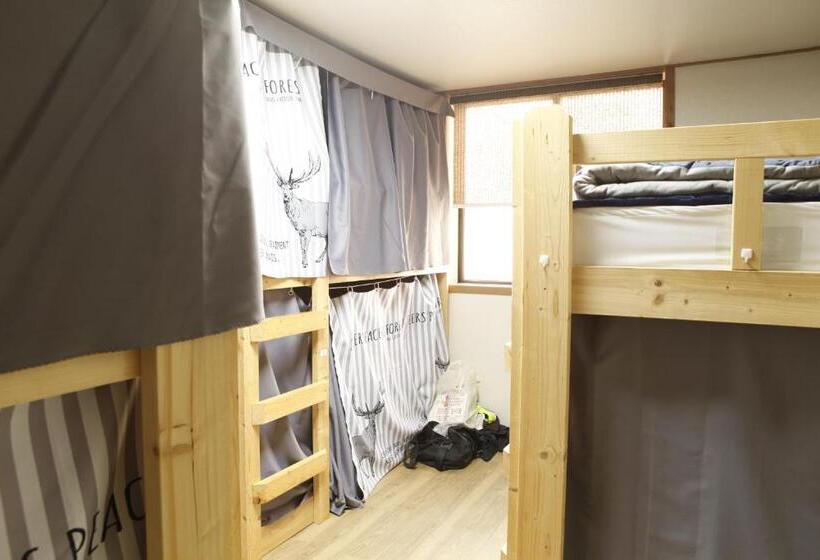 Pat in Cameră Comună, Baozen Guesthouse