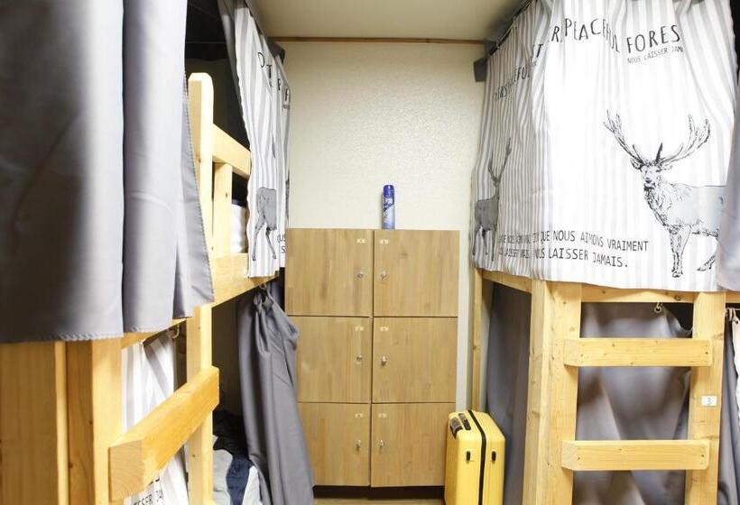 Pat in Cameră Comună, Baozen Guesthouse